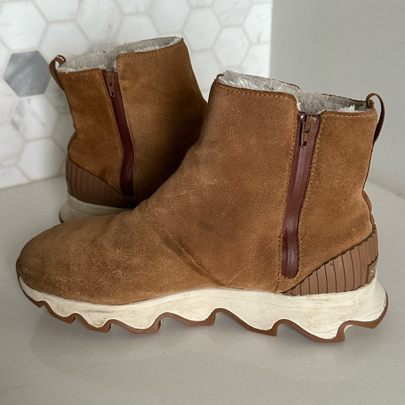 Sorel Tan Suede KINETIC Short Boot Bootie Women's 8.5 B19 - Picture 7 of 11